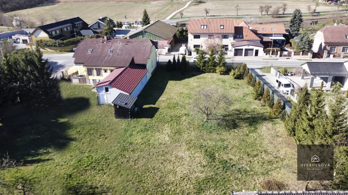 Prodej stavebního pozemku 1300 m²